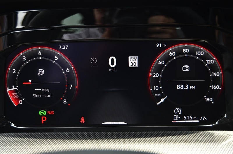 Volkswagen Golf GTI Vehicle Image 11