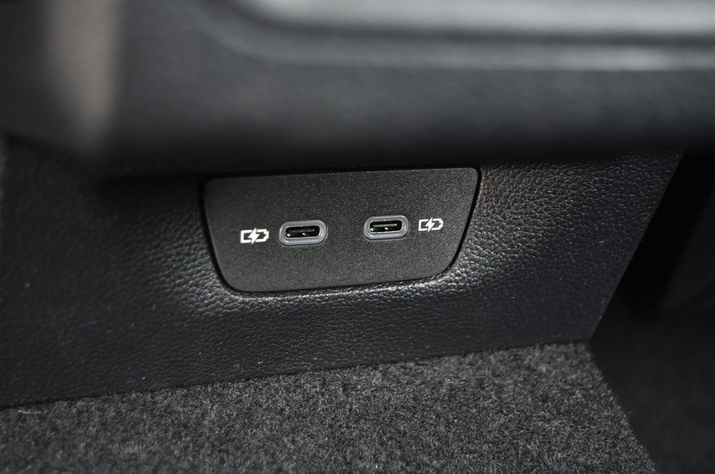 Volkswagen Golf GTI Vehicle Image 22