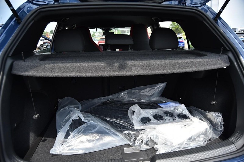 Volkswagen Golf GTI Vehicle Image 23