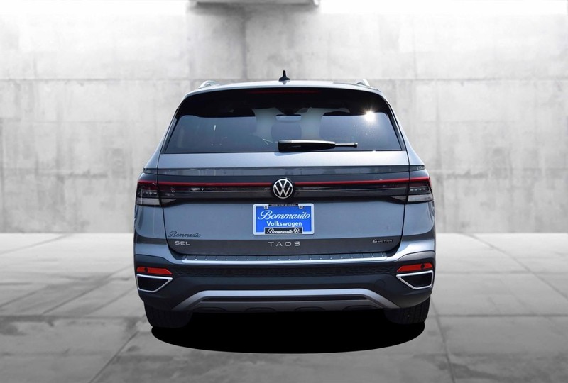 Volkswagen Taos Vehicle Image 06