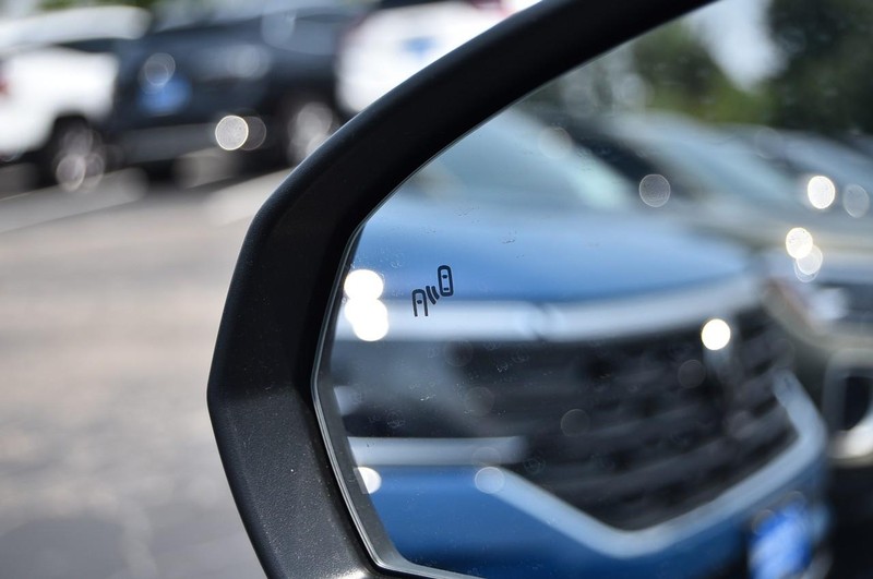 Volkswagen Taos Vehicle Image 09
