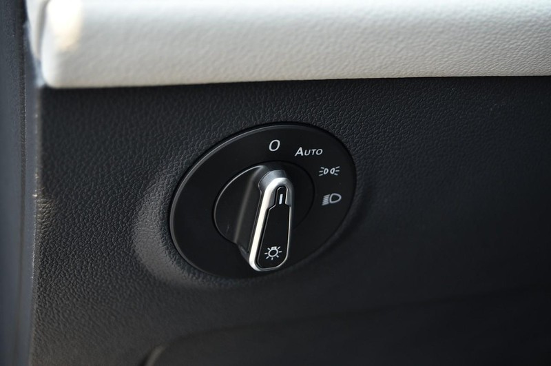Volkswagen Taos Vehicle Image 10
