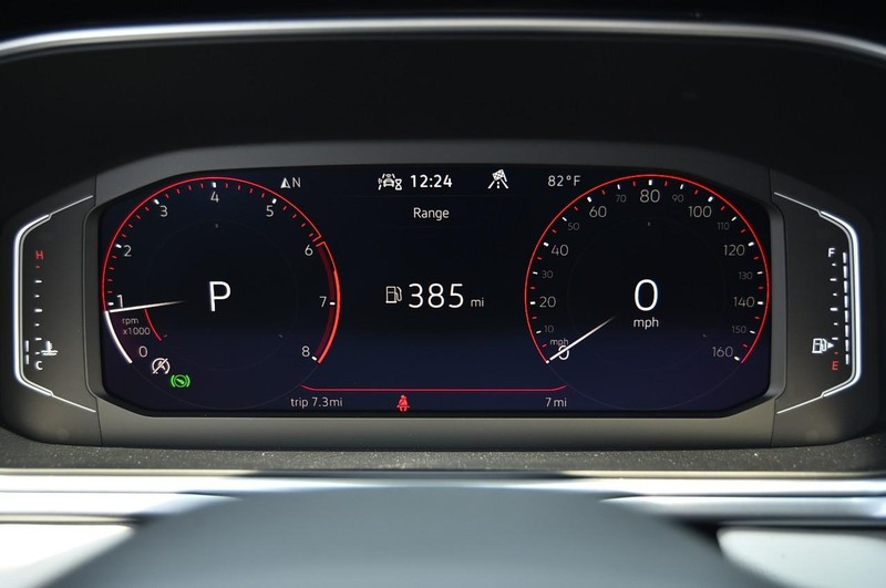 Volkswagen Taos Vehicle Image 11