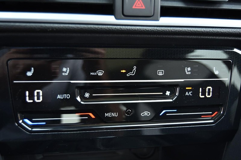 Volkswagen Taos Vehicle Image 14