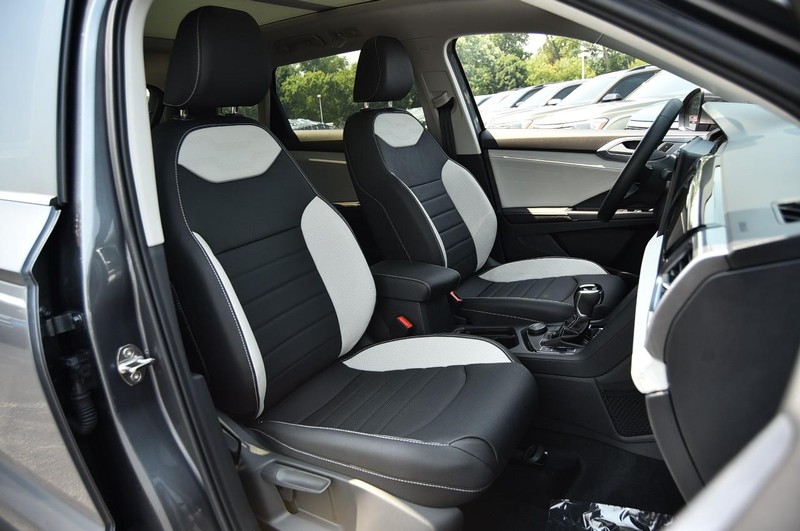 Volkswagen Taos Vehicle Image 20