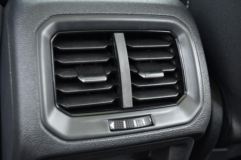 Volkswagen Taos Vehicle Image 23