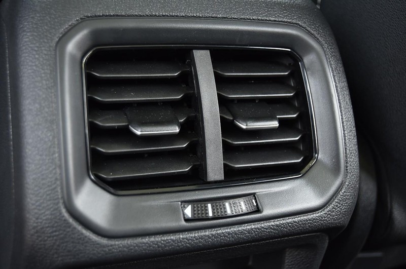 Volkswagen Taos Vehicle Image 24
