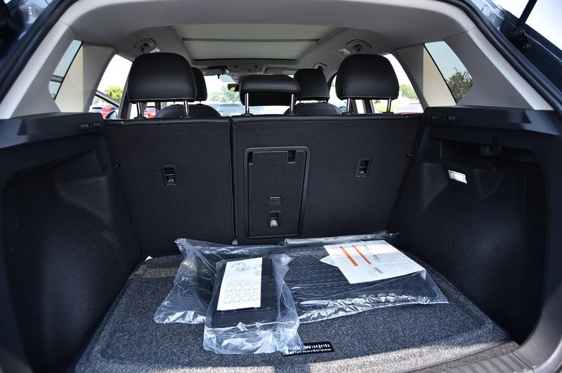 Volkswagen Taos Vehicle Image 26
