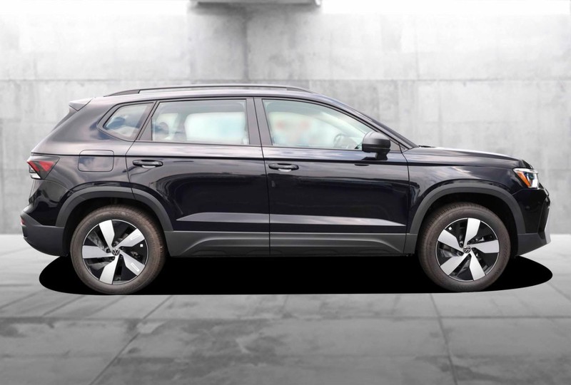 Volkswagen Taos Vehicle Image 05
