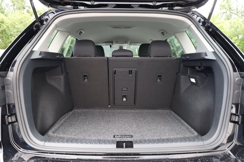 Volkswagen Taos Vehicle Image 07