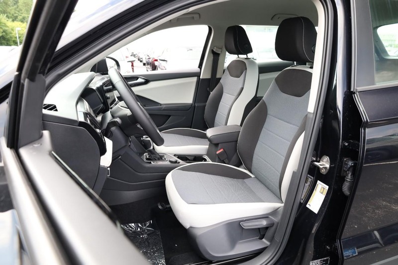 Volkswagen Taos Vehicle Image 10