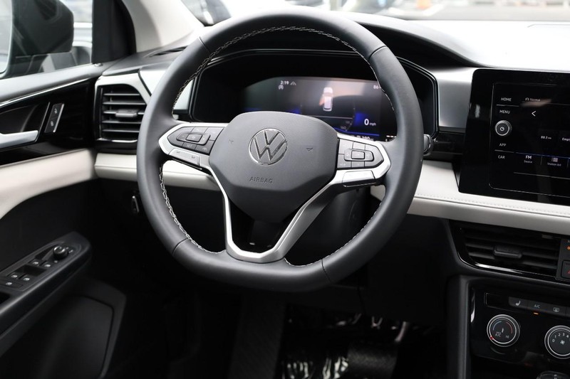 Volkswagen Taos Vehicle Image 25