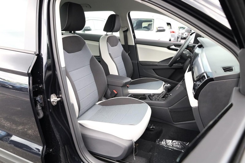 Volkswagen Taos Vehicle Image 26