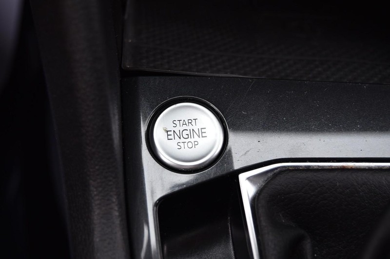 Volkswagen Tiguan Vehicle Image 18