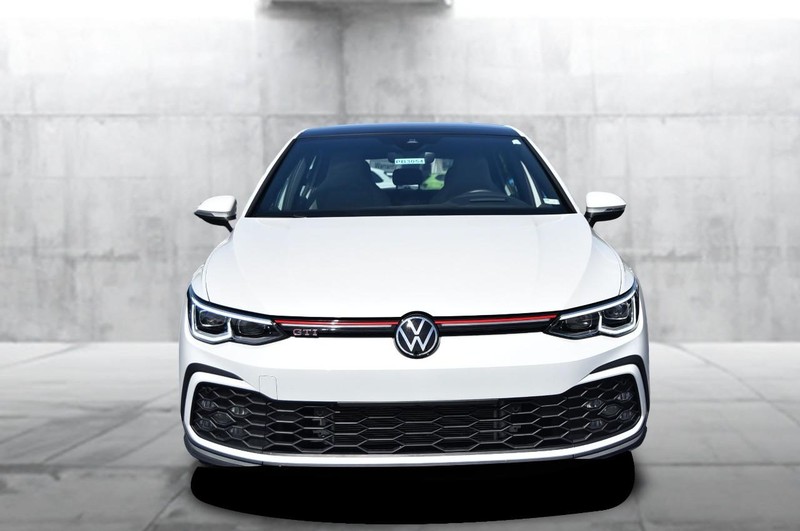 Volkswagen Golf GTI Vehicle Image 04