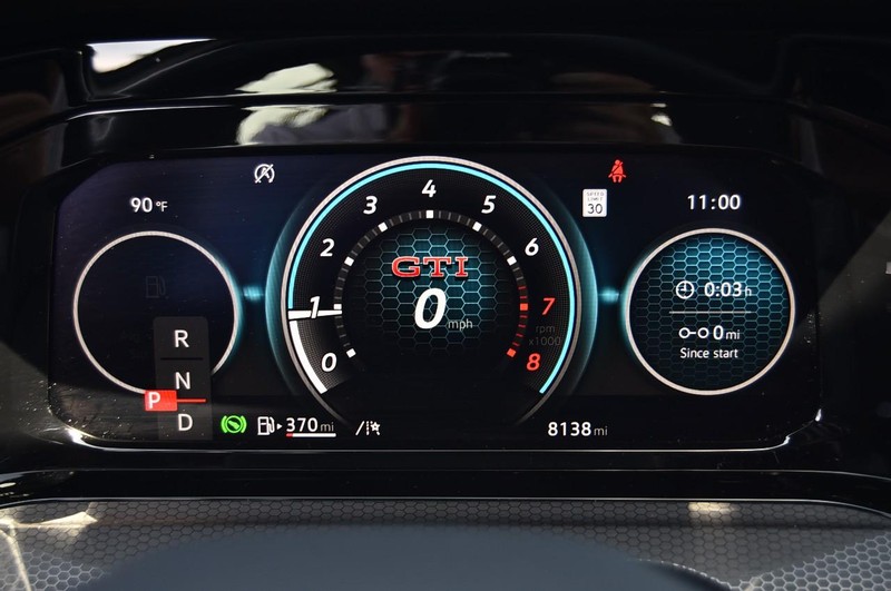 Volkswagen Golf GTI Vehicle Image 11