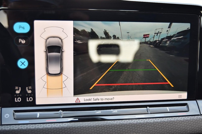 Volkswagen Golf GTI Vehicle Image 12