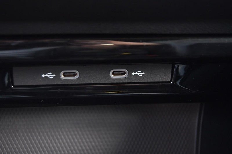 Volkswagen Golf GTI Vehicle Image 15