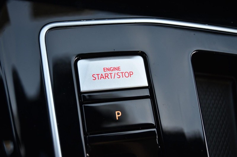 Volkswagen Golf GTI Vehicle Image 16