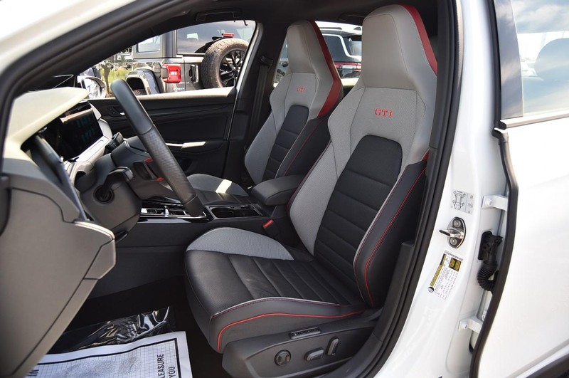 Volkswagen Golf GTI Vehicle Image 18