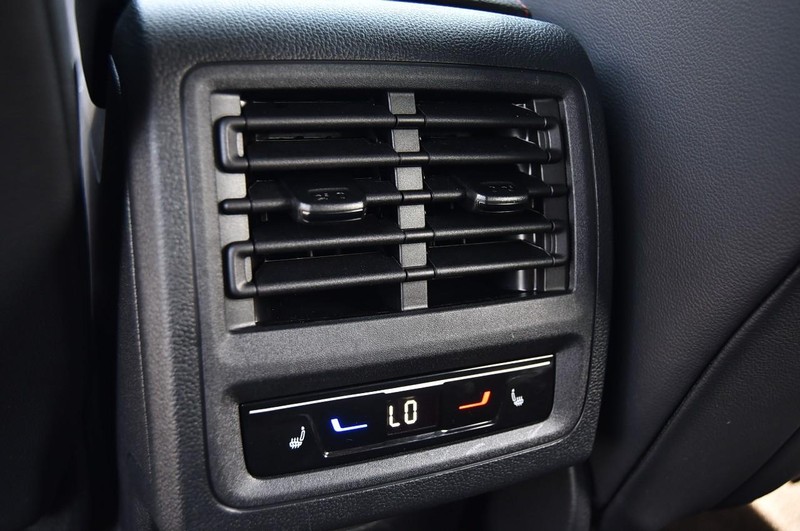 Volkswagen Golf GTI Vehicle Image 22