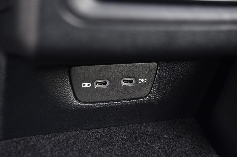 Volkswagen Golf GTI Vehicle Image 23