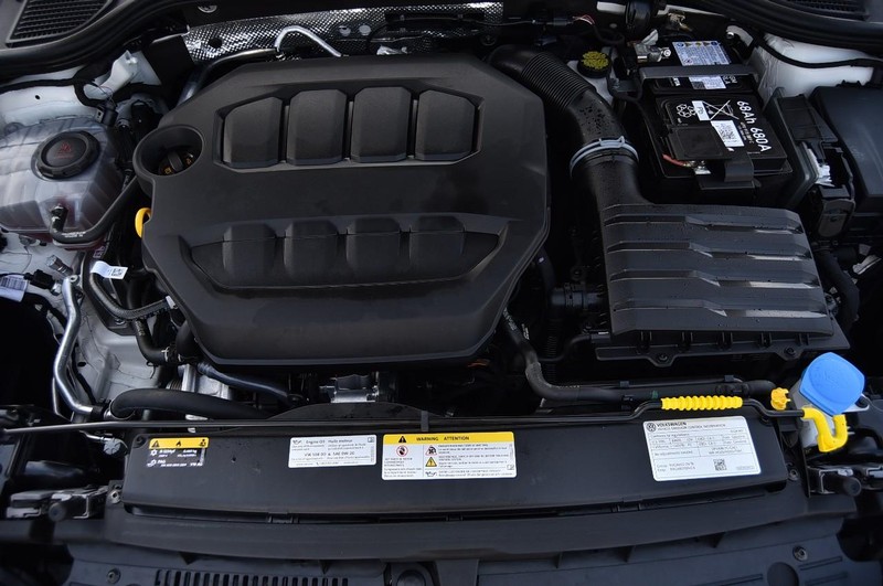 Volkswagen Golf GTI Vehicle Image 25