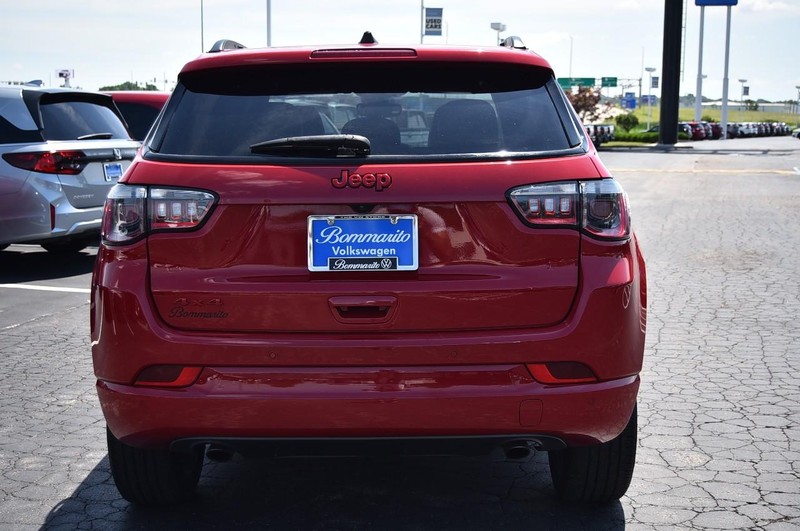 Jeep Compass Vehicle Image 06