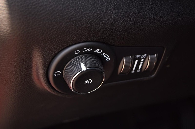 Jeep Compass Vehicle Image 11