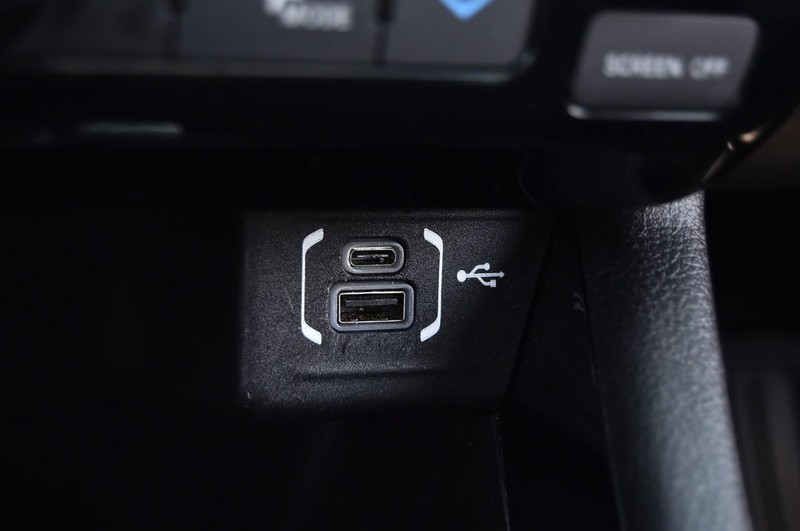 Jeep Compass Vehicle Image 16