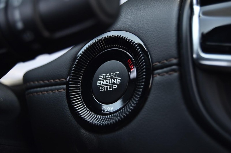 Jeep Compass Vehicle Image 18