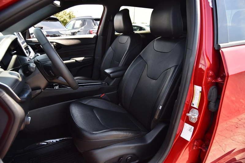 Jeep Compass Vehicle Image 20