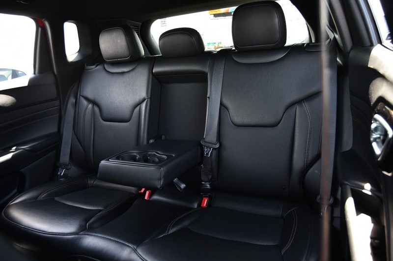 Jeep Compass Vehicle Image 22
