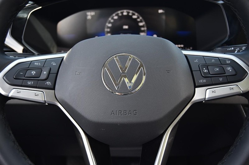 Volkswagen Taos Vehicle Image 18