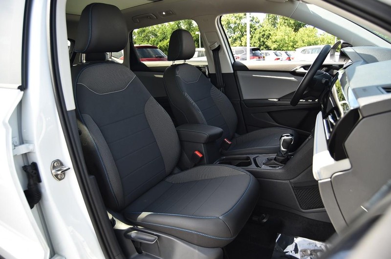 Volkswagen Taos Vehicle Image 20