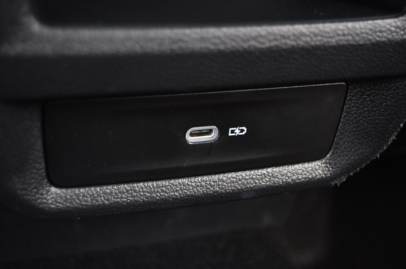 Volkswagen Taos Vehicle Image 24
