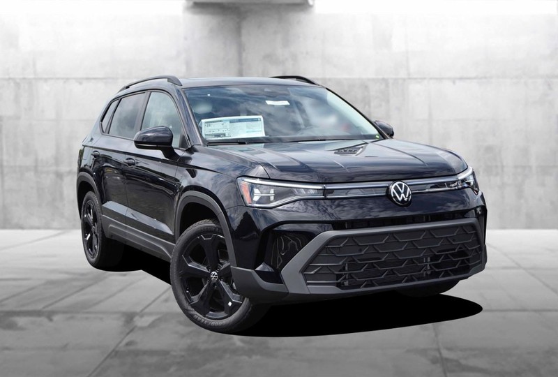 Volkswagen Taos Vehicle Image 02
