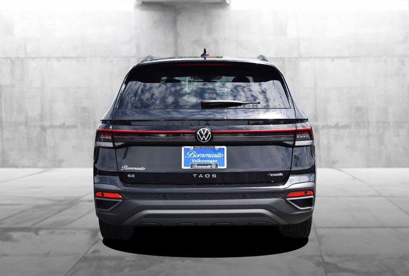 Volkswagen Taos Vehicle Image 06