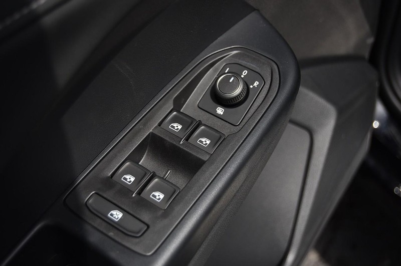 Volkswagen Taos Vehicle Image 08