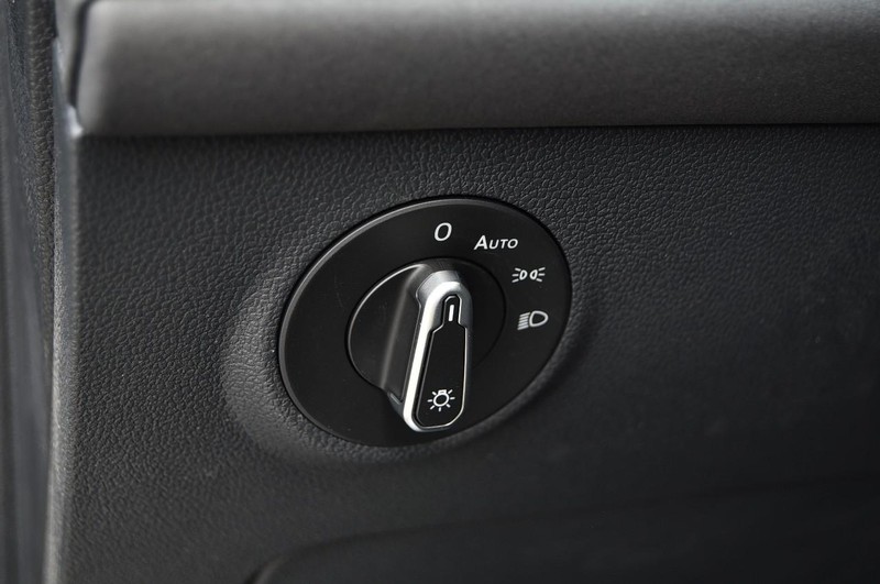 Volkswagen Taos Vehicle Image 10