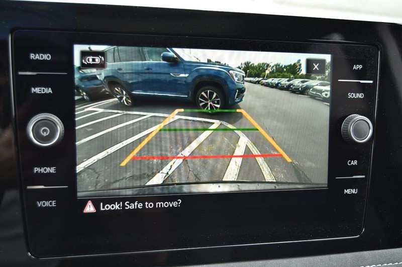 Volkswagen Taos Vehicle Image 12