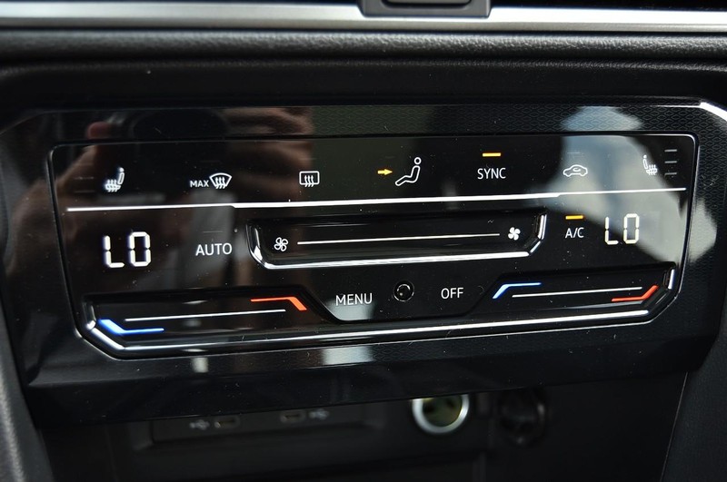 Volkswagen Taos Vehicle Image 14