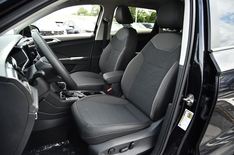 Volkswagen Taos Vehicle Image 19