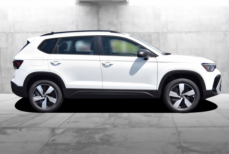 Volkswagen Taos Vehicle Image 05