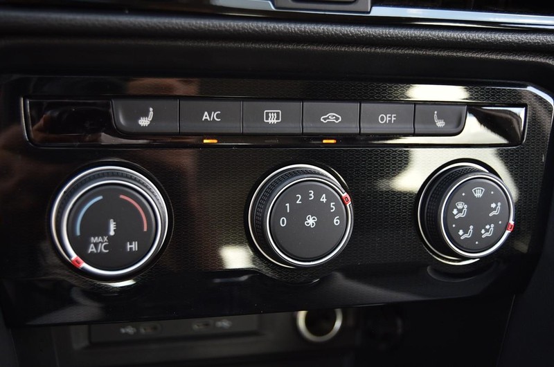 Volkswagen Taos Vehicle Image 14