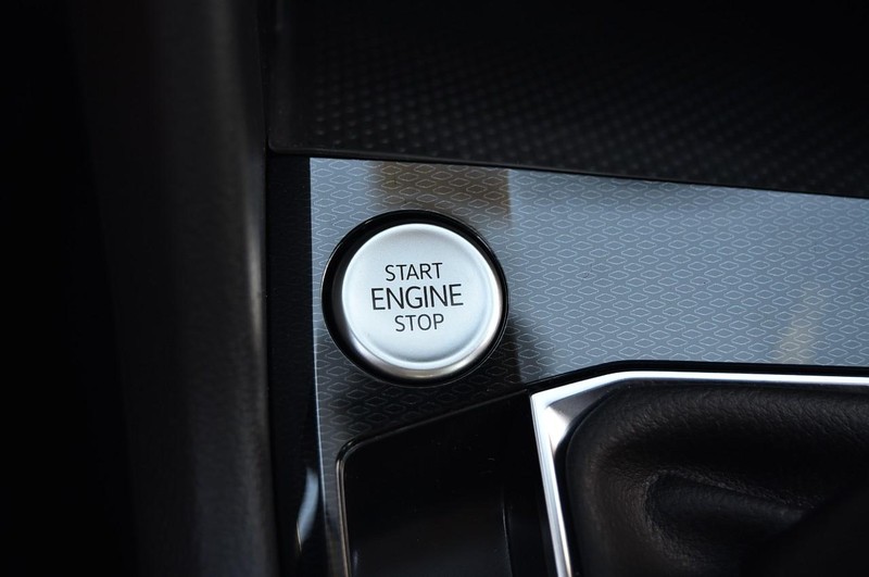 Volkswagen Taos Vehicle Image 16