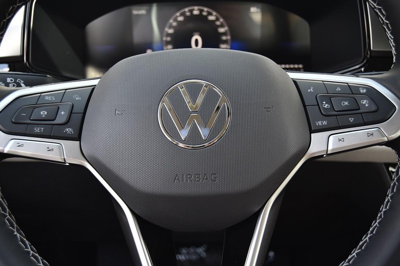 Volkswagen Taos Vehicle Image 18