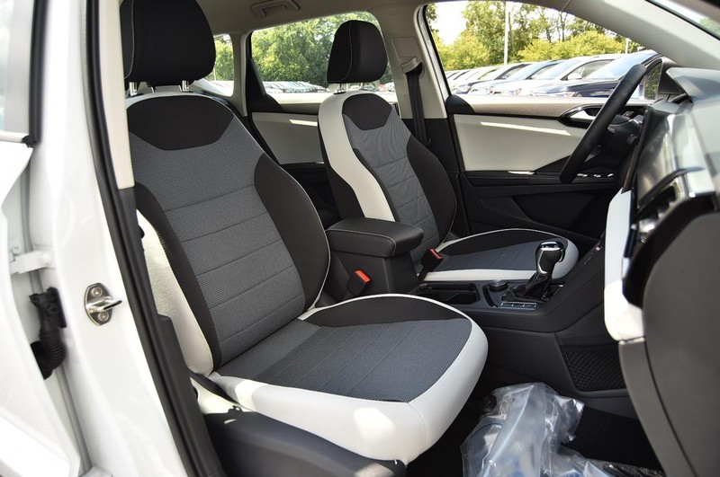 Volkswagen Taos Vehicle Image 20