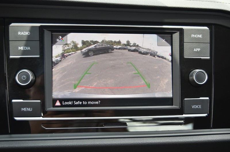 Volkswagen Jetta Vehicle Image 13