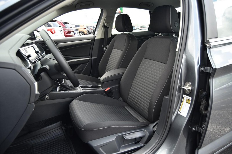 Volkswagen Jetta Vehicle Image 18